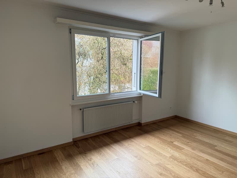 Charmantes 5.5-Zimmer-Reihenhaus in ruhiger Lage von Ittigen (10)