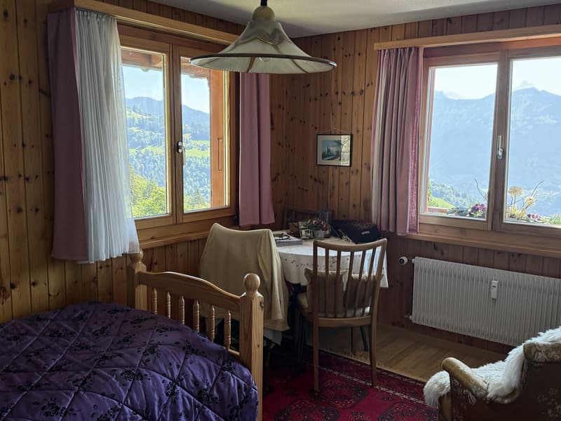 Charmante 3.5-Zimmer-Dachwohnung mit traumhafter Aussicht in Beatenberg (10)
