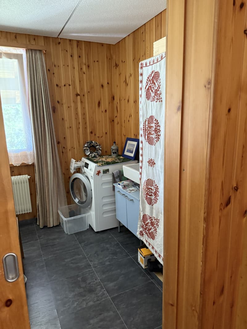 Charmante 3.5-Zimmer-Dachwohnung mit traumhafter Aussicht in Beatenberg (4)