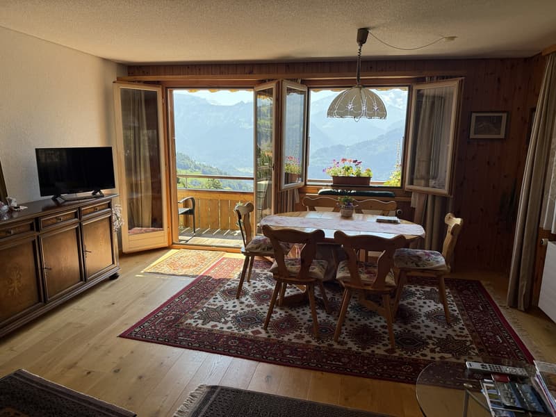 Charmante 3.5-Zimmer-Dachwohnung mit traumhafter Aussicht in Beatenberg (16)