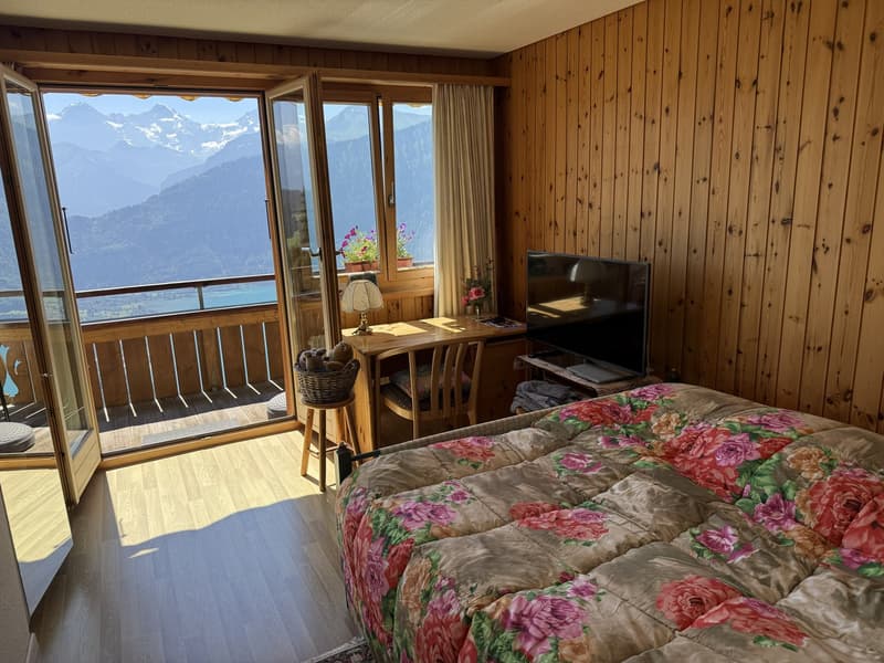 Charmante 3.5-Zimmer-Dachwohnung mit traumhafter Aussicht in Beatenberg (9)