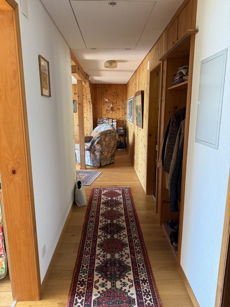 Charmante 3.5-Zimmer-Dachwohnung mit traumhafter Aussicht in Beatenberg (8)