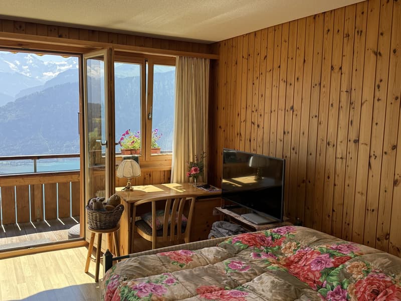 Charmante 3.5-Zimmer-Dachwohnung mit traumhafter Aussicht in Beatenberg (12)