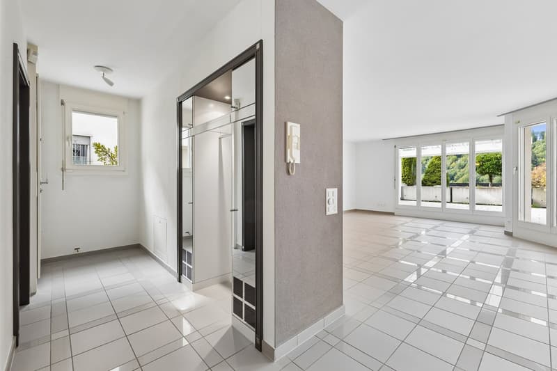 5.5-Zimmer - Maisonette Terrassenwohnung mit 51 m2 Terrasse und 315 m2 Gartenanteil (11)