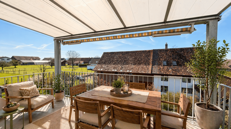 Sonnige Dachwohnung mit Weitblick (9)