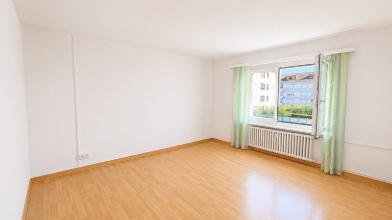 Zentral gelegene Wohnung mit sonnigem Sitzplatz (4)
