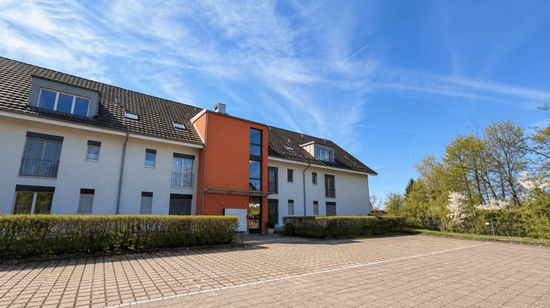 Sonnige Dachwohnung mit Weitblick (10)