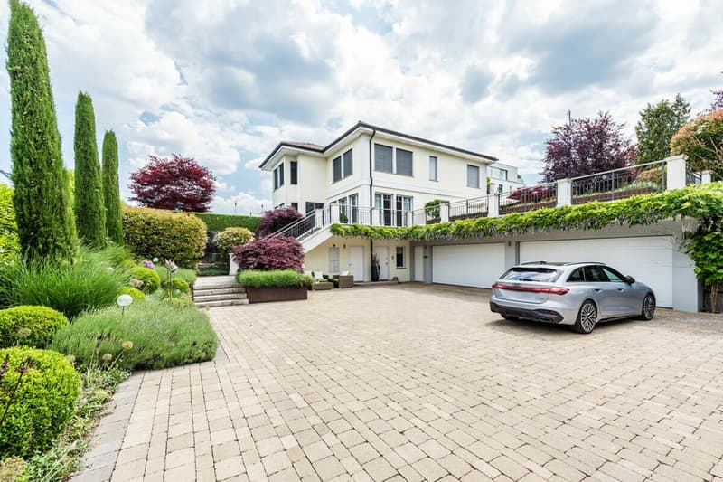 Luxuriöse Landhausvilla an exklusiver Seesichtlage (3)