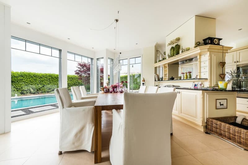 Luxuriöse Landhausvilla an exklusiver Seesichtlage (4)