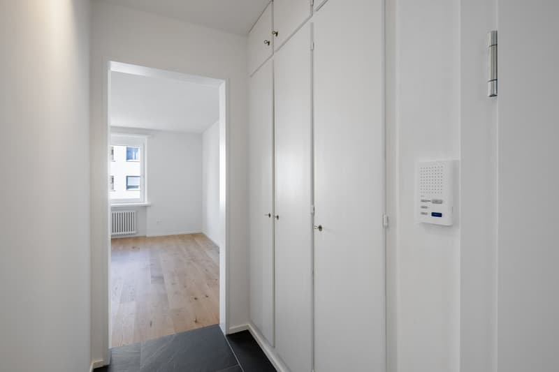 Neu sanierte, grosszügige 4.5-Zimmer-Wohnung mit Balkon in Zürich Oerlikon (10)