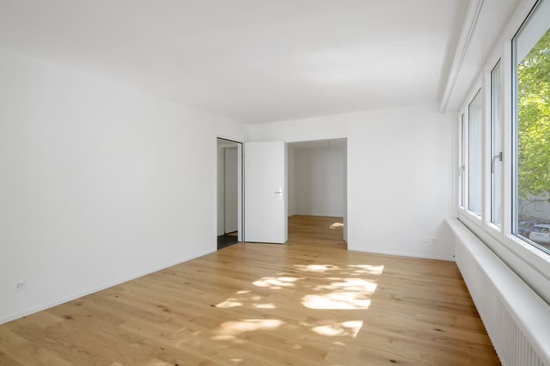 Neu sanierte, grosszügige 4.5-Zimmer-Wohnung mit Balkon in Zürich Oerlikon (5)