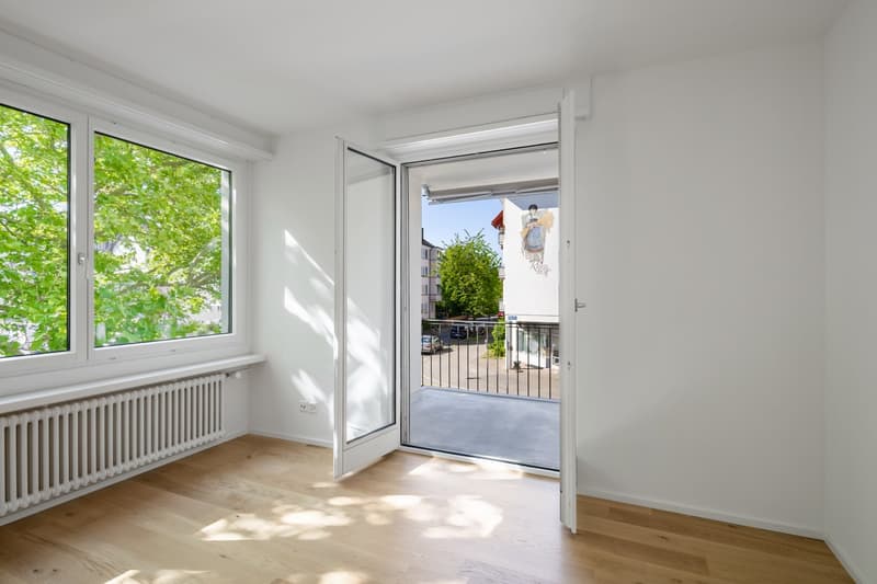 Neu sanierte, grosszügige 4.5-Zimmer-Wohnung mit Balkon in Zürich Oerlikon (4)