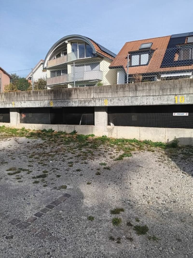 mehrere Aussenparkplätze zu Vermieten (2)