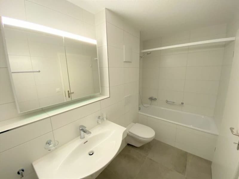 Grosszügige 4.5- Zimmer Wohnung im 1. Obergeschoss mit Balkon (5)