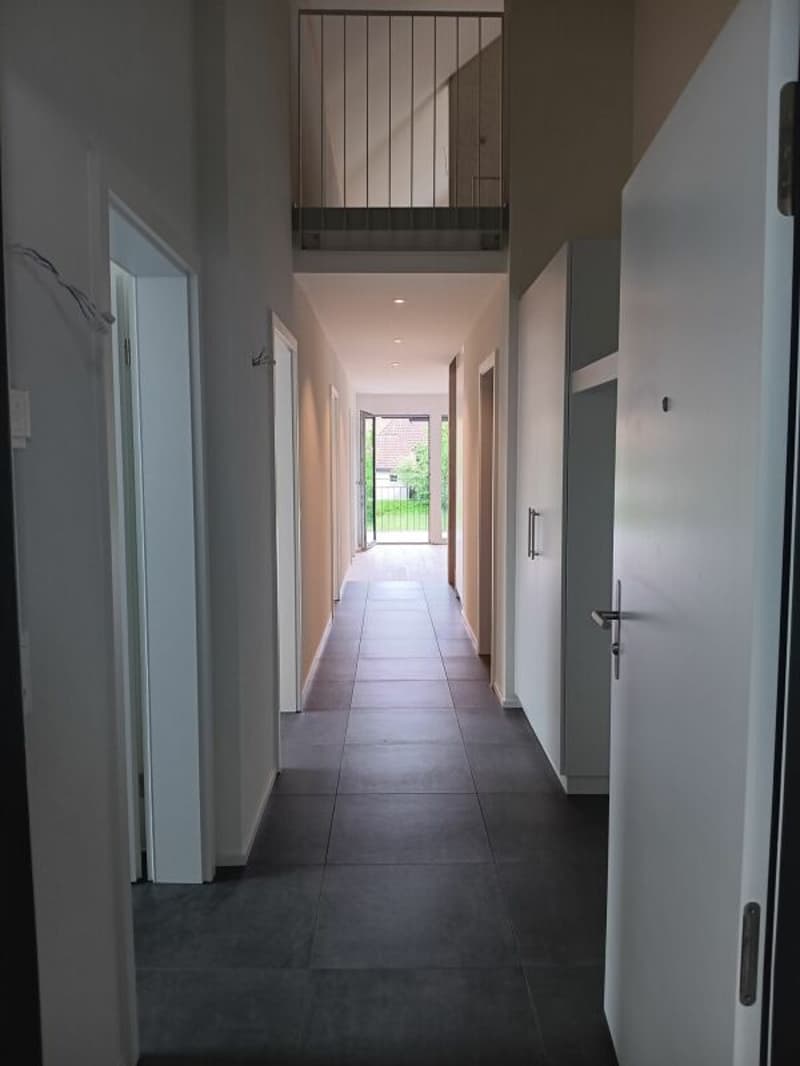 Traumhafte 5.5- Zi- Dachwohnung mit Galerie in der neuen Überbauung "Hübsche Mätteli" an ruhiger und zentraler Lage (2)