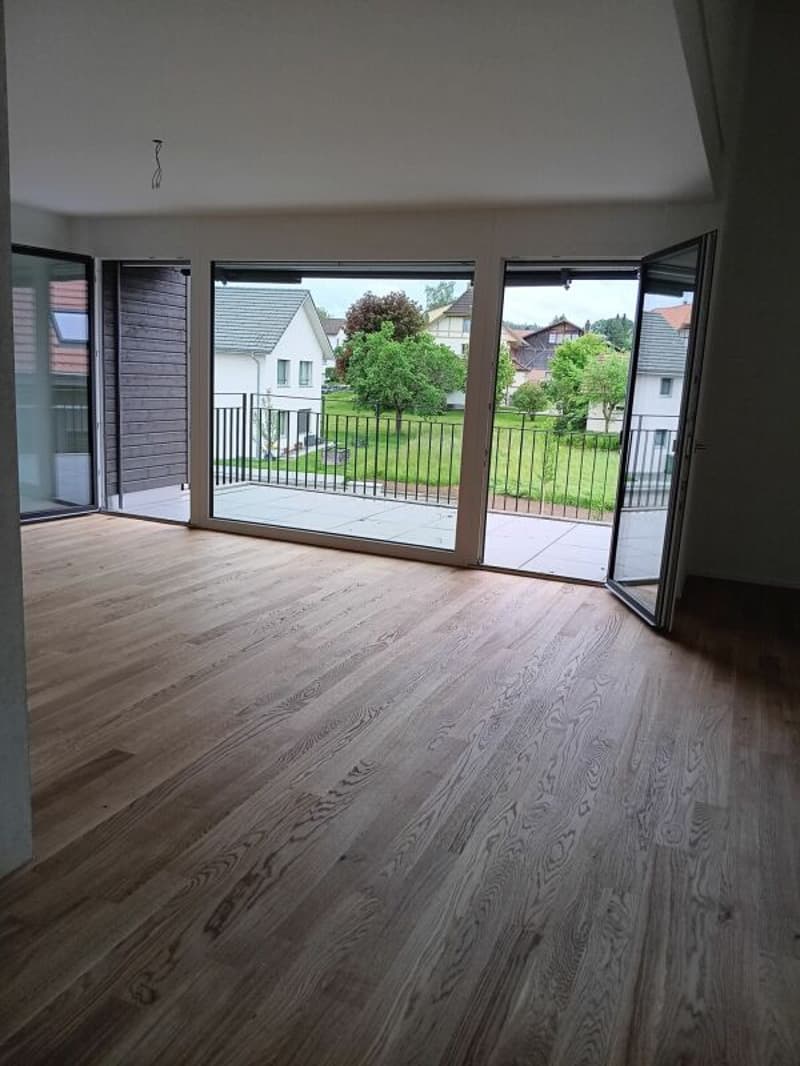 Traumhafte 5.5- Zi- Dachwohnung mit Galerie in der neuen Überbauung "Hübsche Mätteli" an ruhiger und zentraler Lage (6)