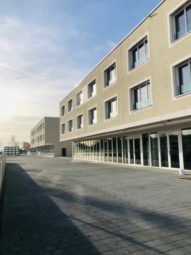 Zu vermieten : neue Einstellhallenplätze in Avenches (3)