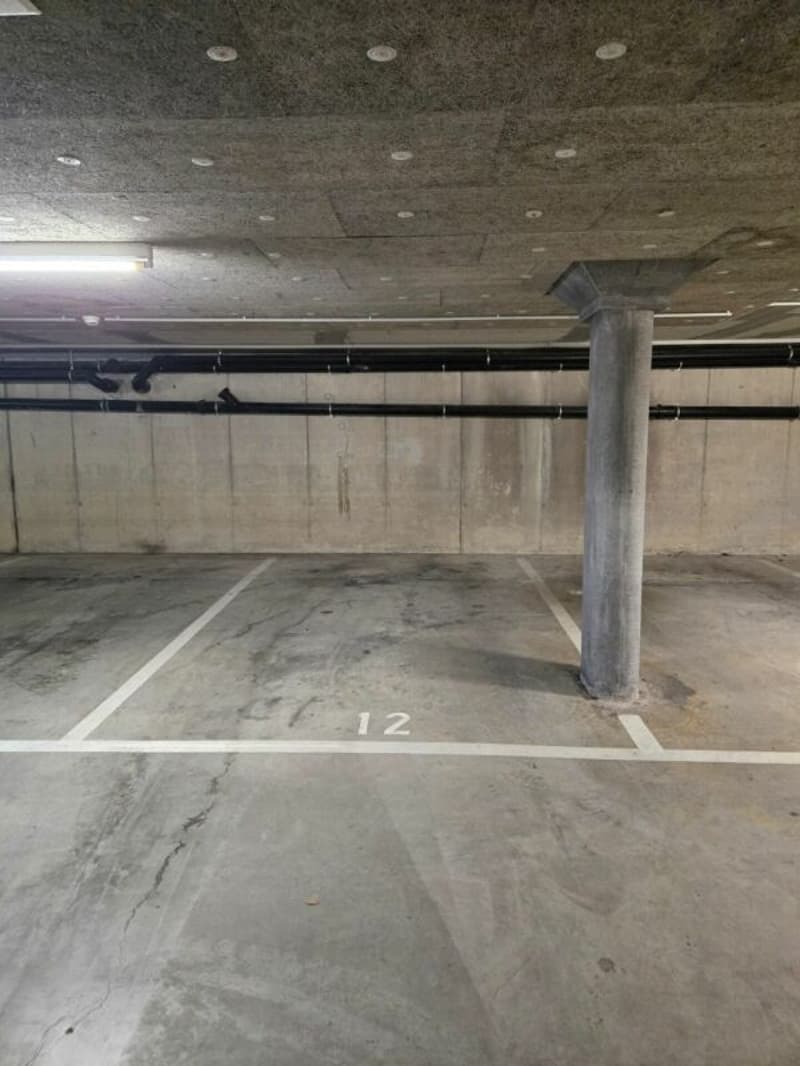 Zu vermieten : neue Einstellhallenplätze in Avenches (1)