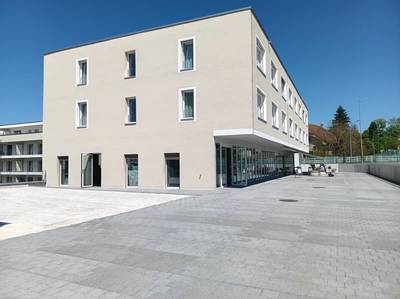 Geschäftsflächen im Gewerbezentrum Au Milavy 127 m2 (5)