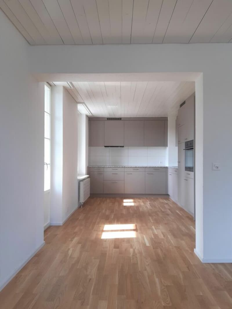 Moderne 3.5 Zimmer Wohnung mit Ankleideraum (2)