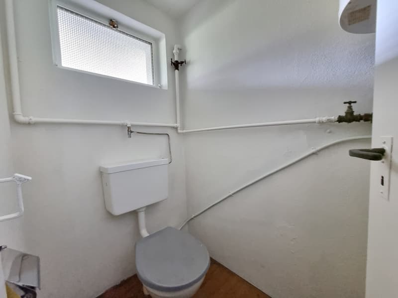 Atelier/Lagerraum mit WC (7)