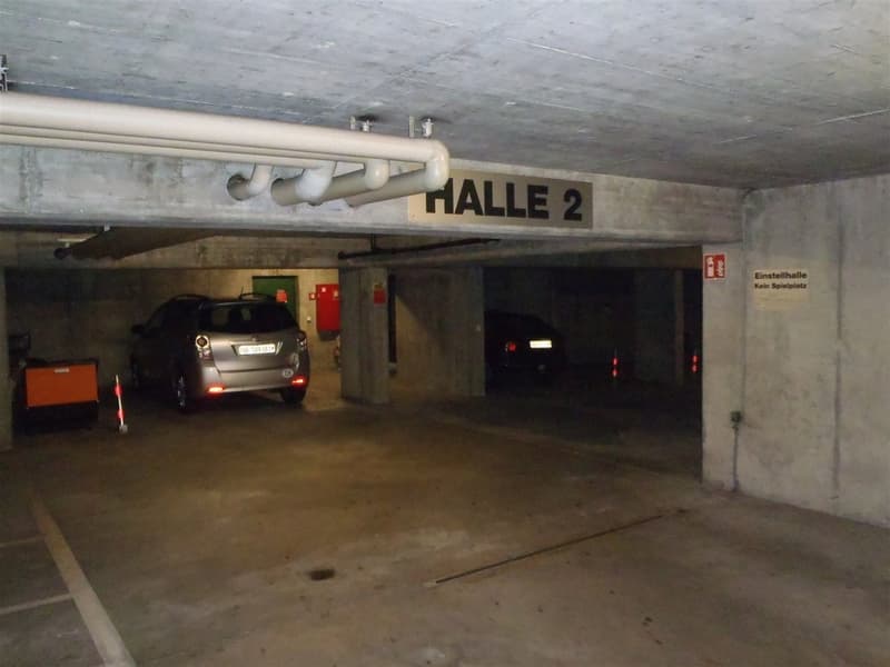 Place de parking à louer dans un quartier très central (2)