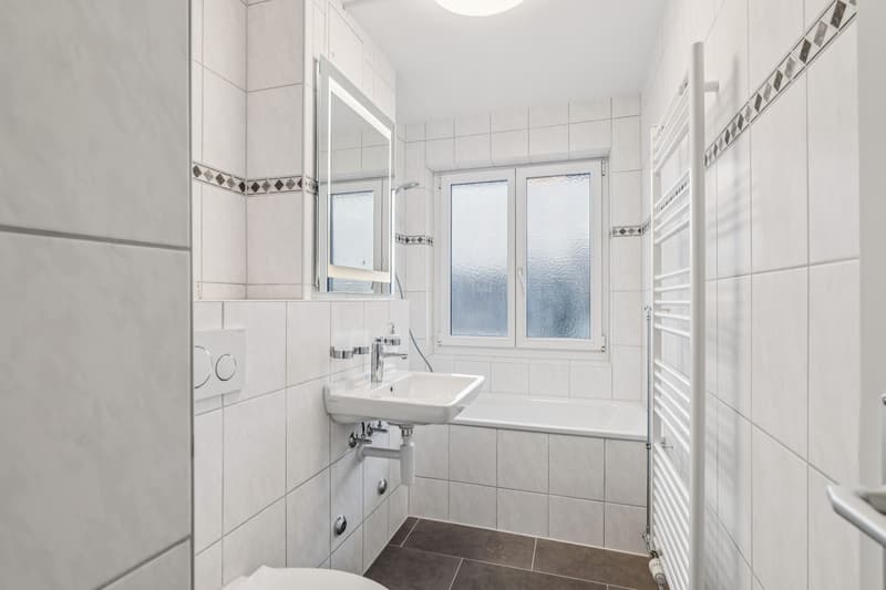 Jetzt einziehen - frisch renovierte Wohnung  ruhig, grün & zentral (4)
