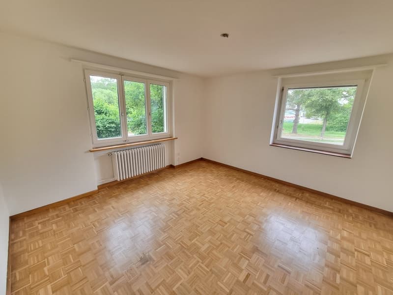 Grosse komfortable 4.5 Zimmerwohnung mit tollen Gartensitzplatz (7)
