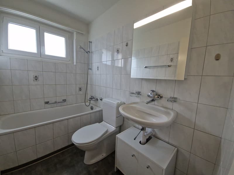 Helle 4.5-Zimmerwohnung mit Balkon & Parkplatz in ruhiger, grüner Lage (10)