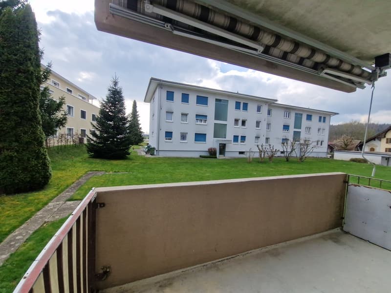 Helle 4.5-Zimmerwohnung mit Balkon & Parkplatz in ruhiger, grüner Lage (13)