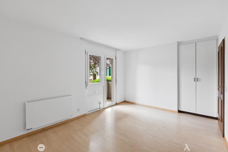 Tolle Gartensitzplatz-Wohnung mit Cheminée - ideale Lage ! (7)