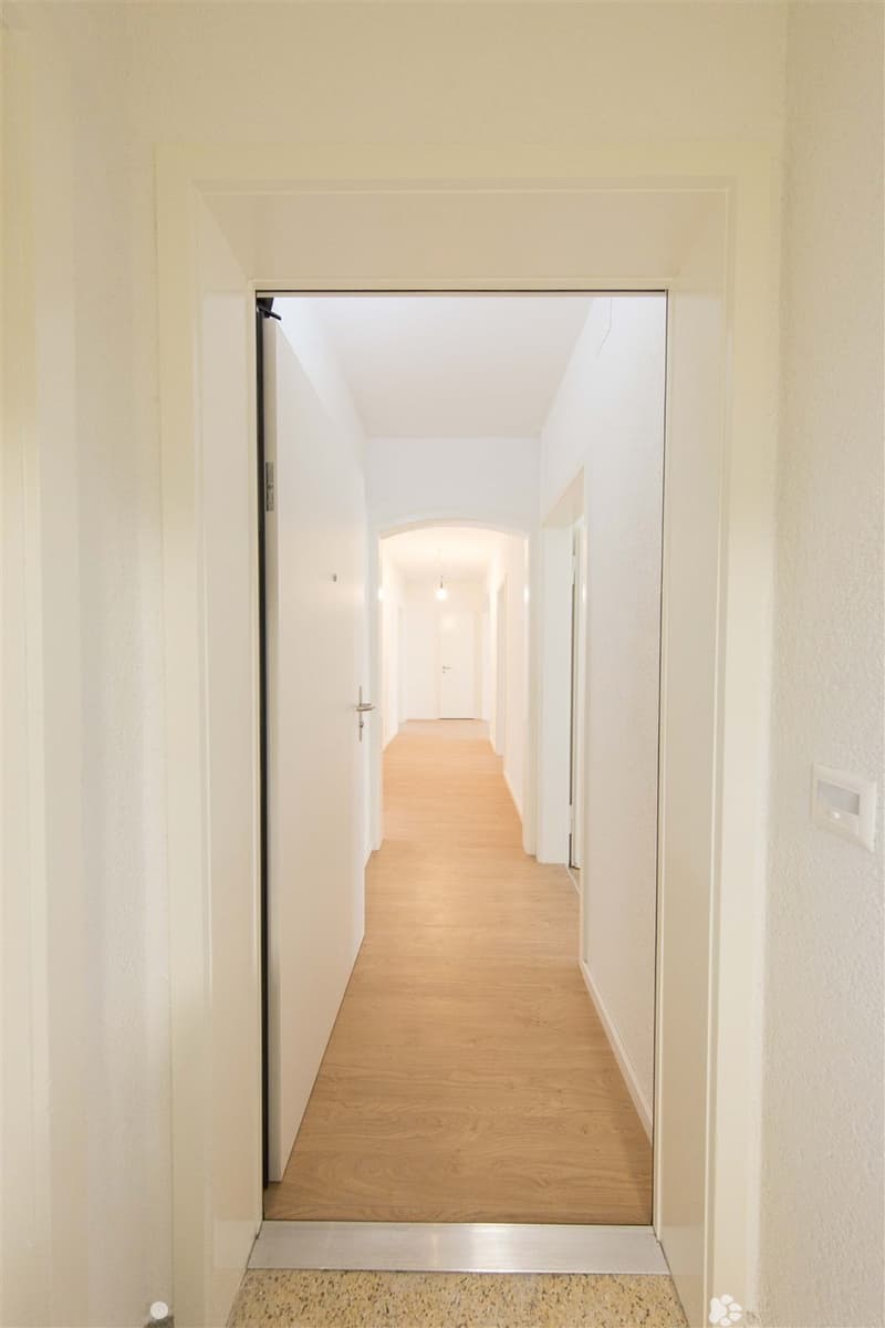 Frische,Topmoderne Wohnung mit Balkon an zentraler Lage (3)