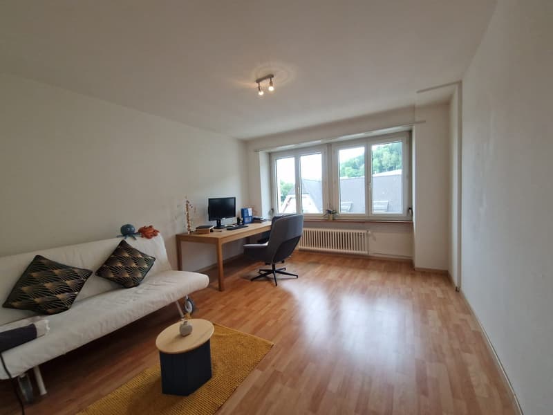 Helle und geräumige 3½-Zimmer-Wohnung an zentraler Lage in Baden (3)