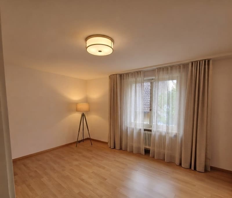 Stadtleben und Ruhe vereint: Attraktive 2.5-Zimmerwohnung mit Balkon in 8003 Zürich (3)