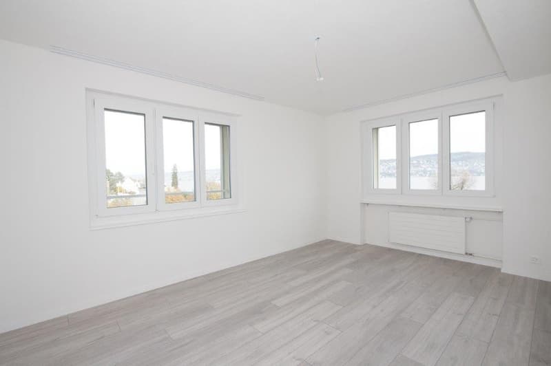 Ihr neues Zuhause mit atemberaubender Seesicht und Badeplatz (3)