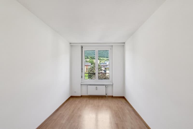 Attraktive 4.5-Zimmerwohnung mit Aussicht, Lift & Tiefgarage (9)