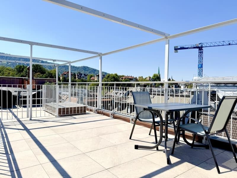 Exklusive möblierte Dachwohnung mit atemberaubender Aussicht über Zürich (11)