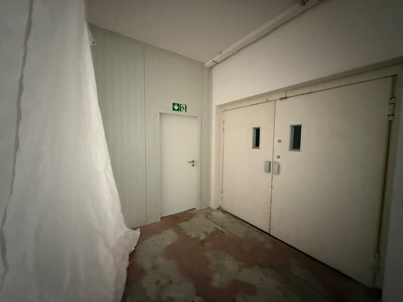 Helle und vielseitig nutzbare Büroräumlichkeiten (10)