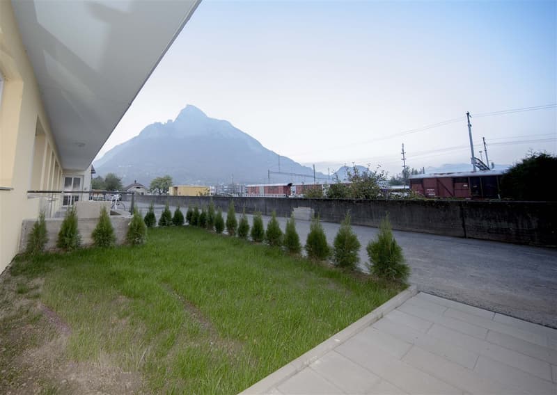 Topmoderne Studiowohnung mit Gartensitzplatz! (2)