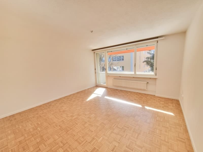 Zentrale Lage mit Blick ins Grüne! (1)