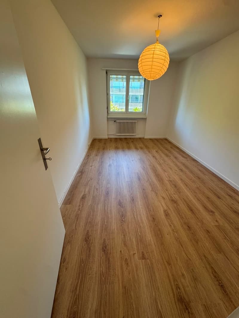 Wohnung mit herrlichem grünen Umschwung ! (6)