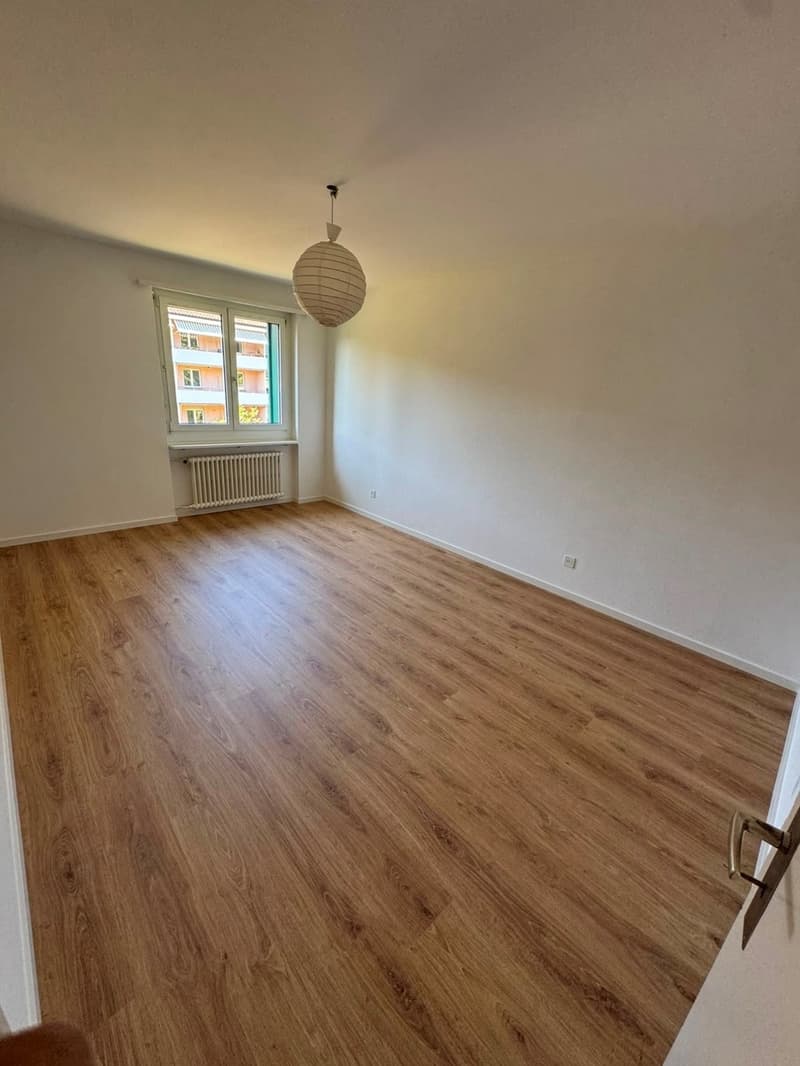 Wohnung mit herrlichem grünen Umschwung ! (5)