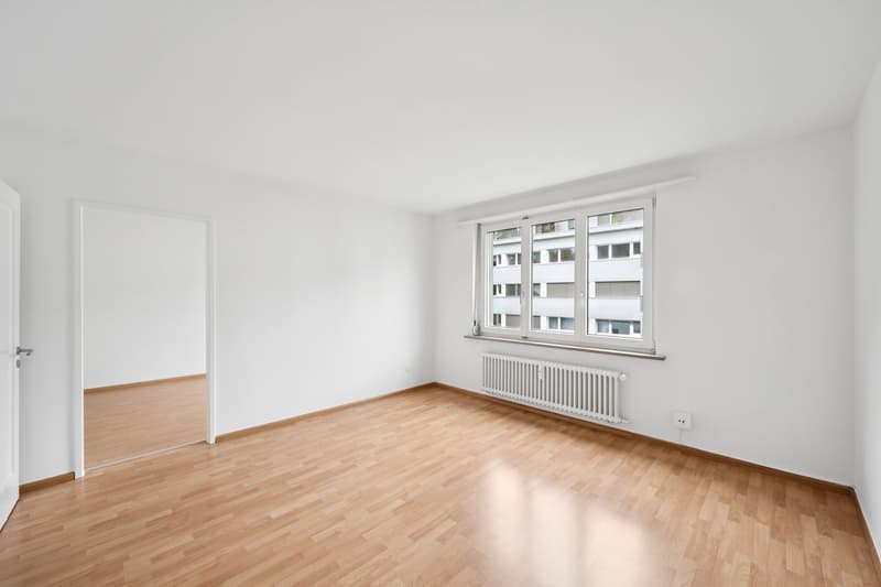 Schöne 3 ZWG mit grossem Balkon! (6)