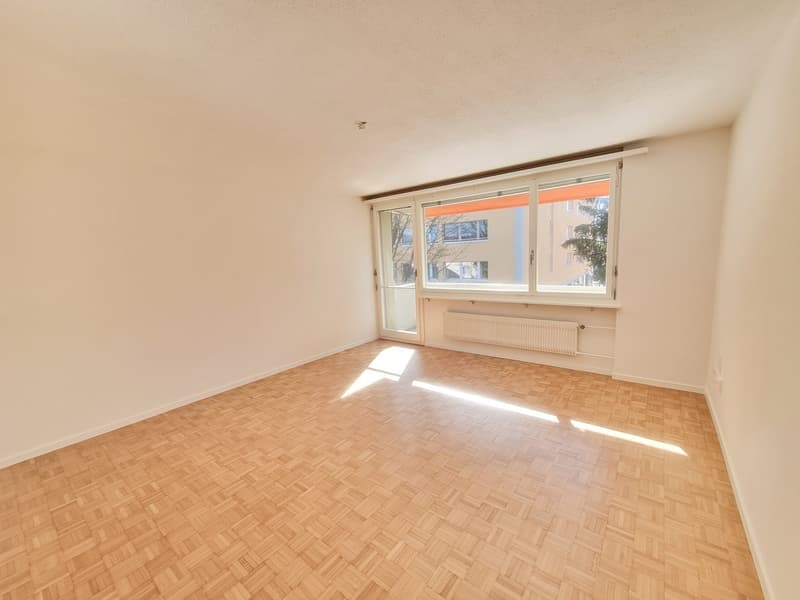 Zentrale Lage mit Blick ins Grüne! (1)