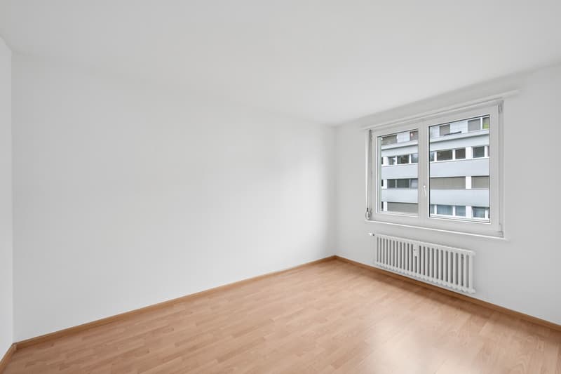 Schöne 3 ZWG mit grossem Balkon! (7)