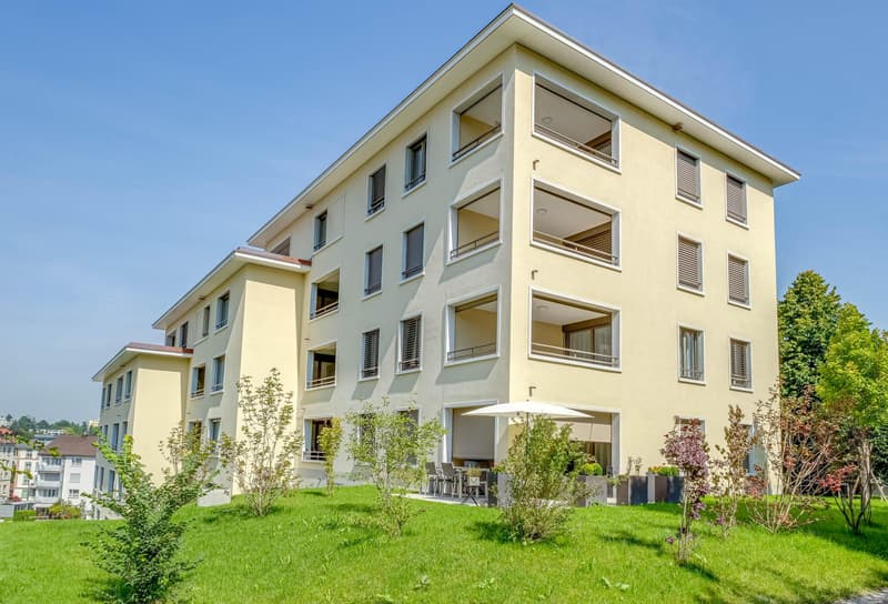 Attraktive 3.5-Zimmer-Wohnung mit sonniger Loggia im Neudorf (10)