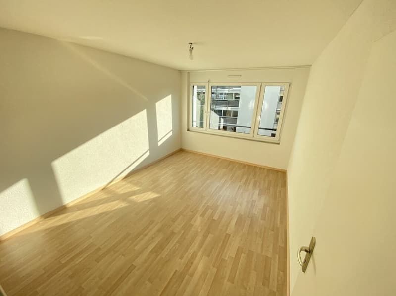 Moderne 2.5-Zimmerwohnung - Zürich Seebach (3)
