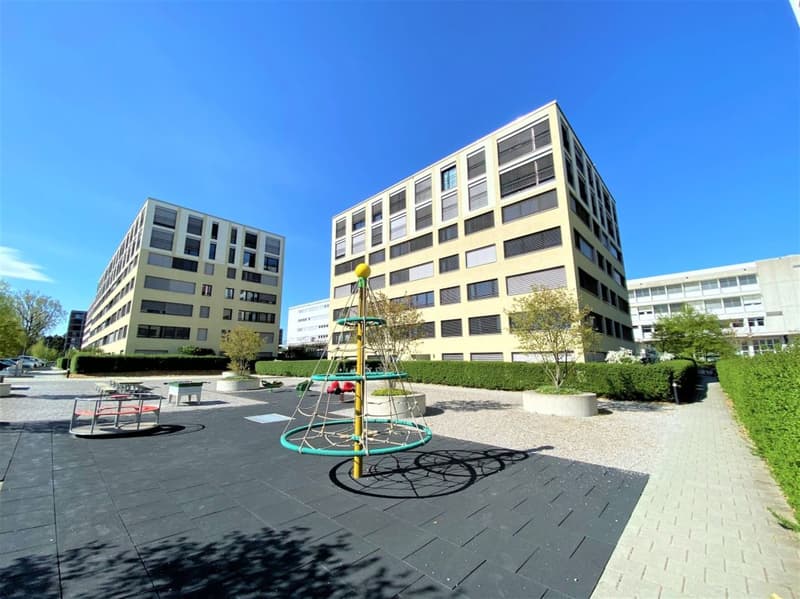 Schöne Stadtwohnung in Zürich Nord mit eigenem Waschturm (8)