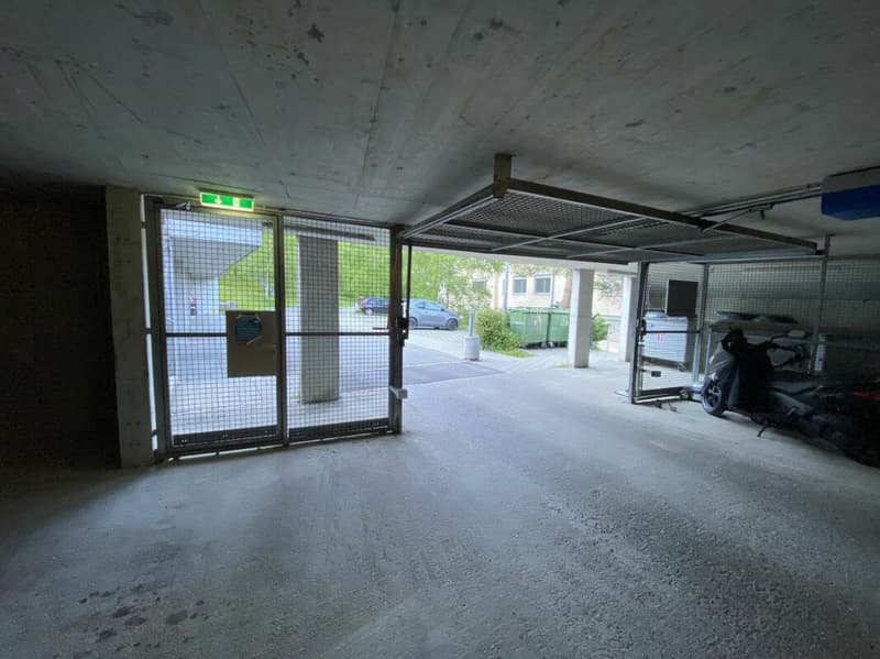 Tiefgaragenplatz in Stallikon zu vermieten (3)
