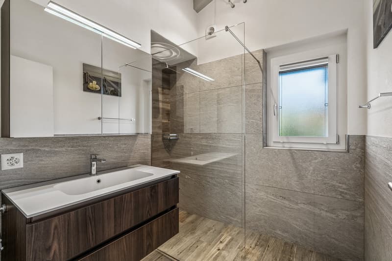 Wohnen mit Weitblick – freistehendes 7-Zimmer-Einfamilienhaus (12)